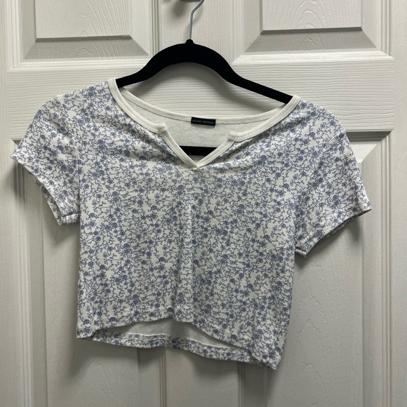 Brandy Melville crop top - Picture 1 of 4